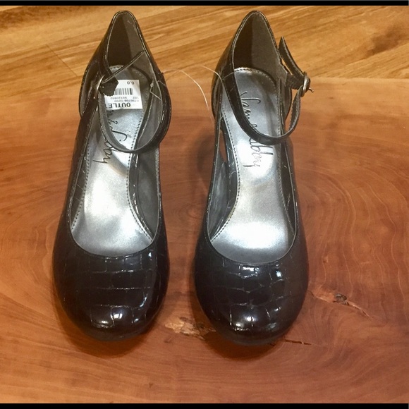 🌻3/$20 NWT Sam & Libby Black Pumps Snakeskin - Picture 2 of 5